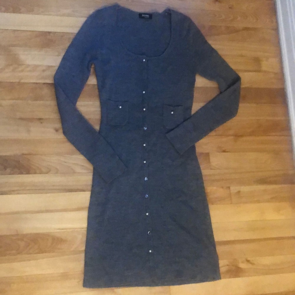 Casual, warm, beutiful. size - S. with neckline.